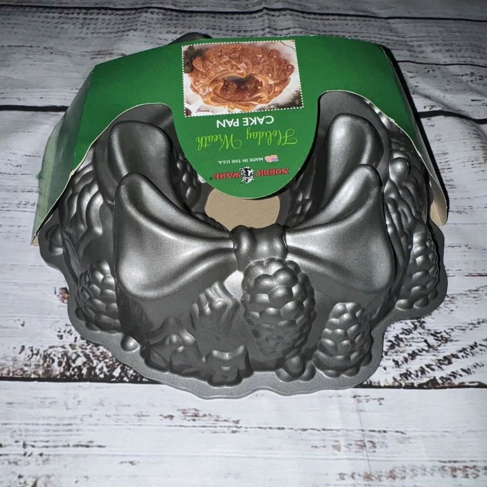NORDIC WARE Holiday Wreath Pan Bundt 9 Cups Non Stick‎ + 6 Cup Bundt. New
